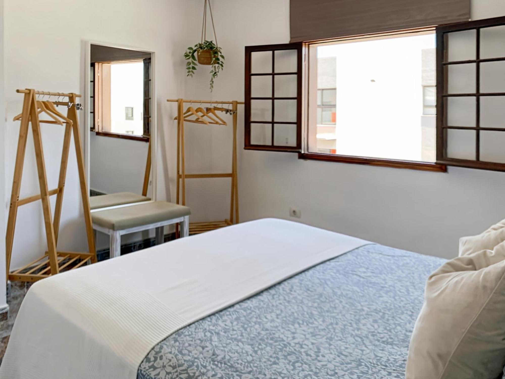 Habitaciones Privadas Cerca De La Playa Y Aeropuerto En Casa Compartida Con Otros Huespedes Playa Honda  Esterno foto